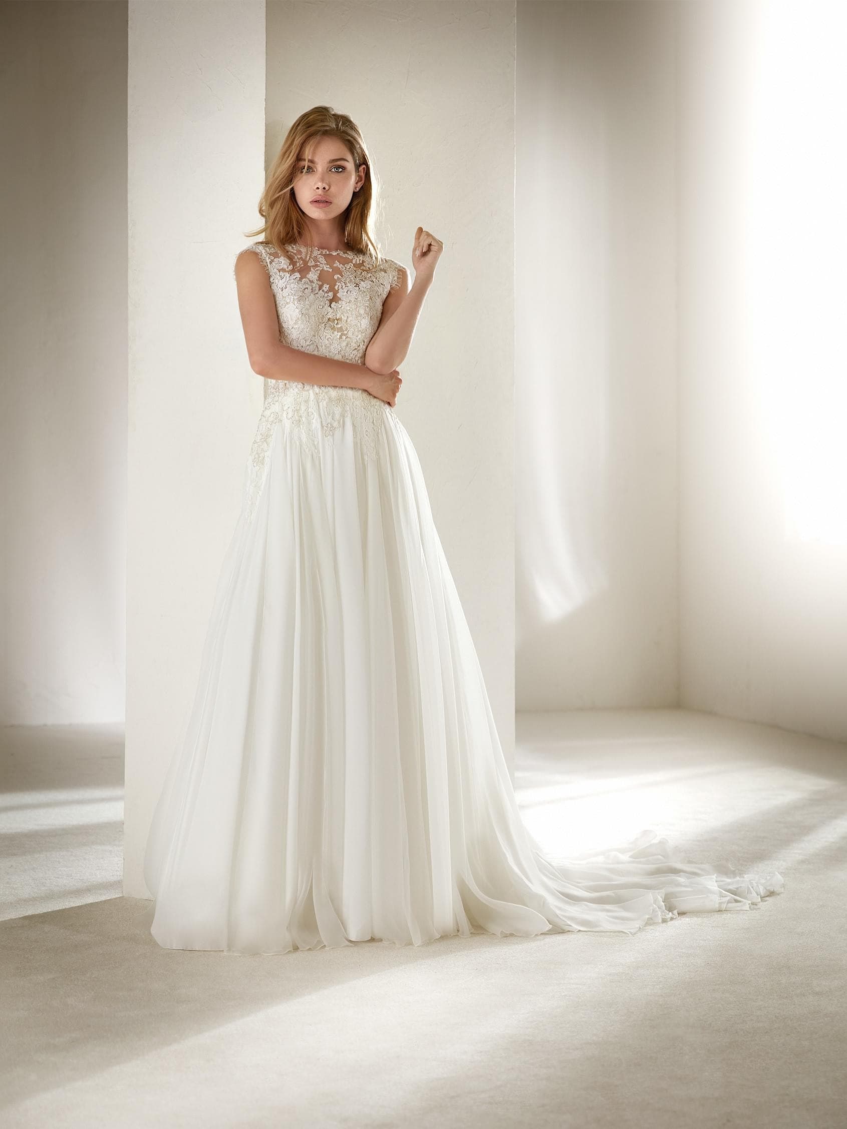 melody pronovias