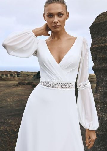 jednoduché boho svatební šaty s rukávem