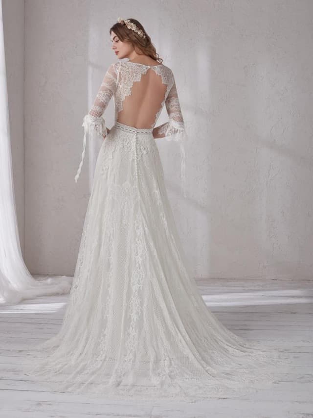 melody pronovias