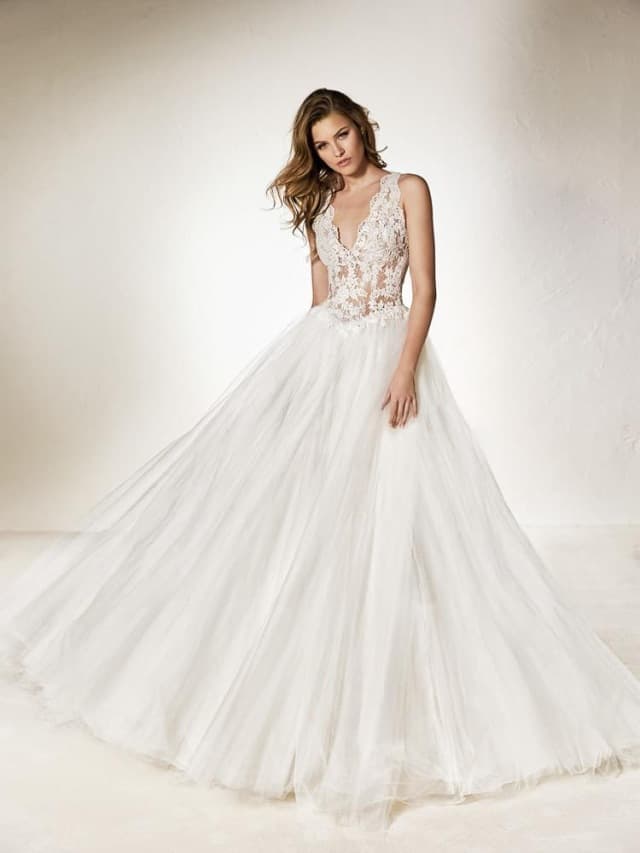 melody pronovias