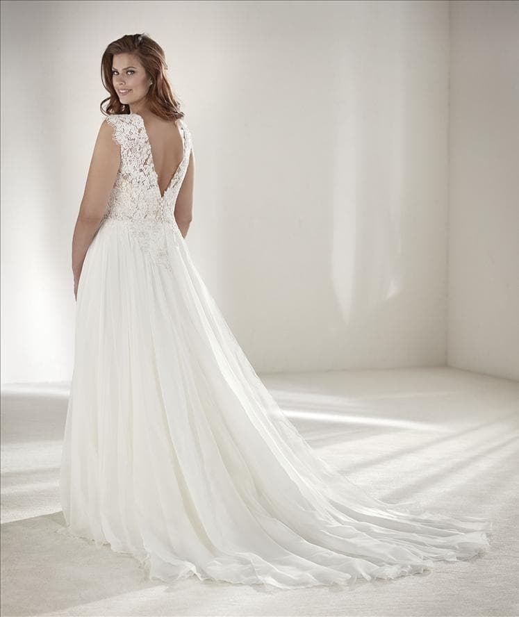melody pronovias